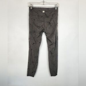Vuori Daily Legging - Inky Splatter Grey​Brand: Vuori Medium